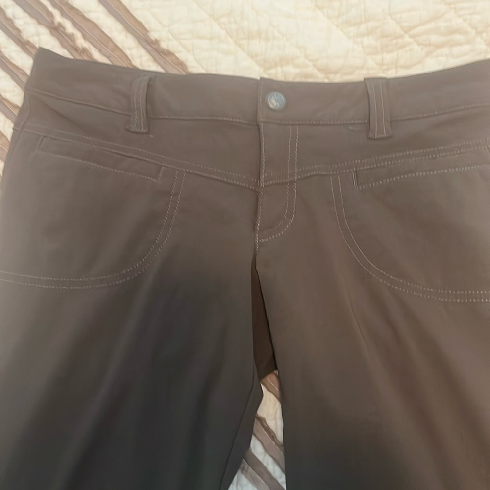 Closet Clearout!🎉Athleta 6P CargoPants. 93% off retail. Final price